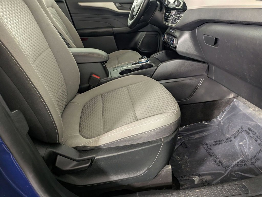 Used 2022 Ford Escape SE w/ SE Sport Appearance Package image 41