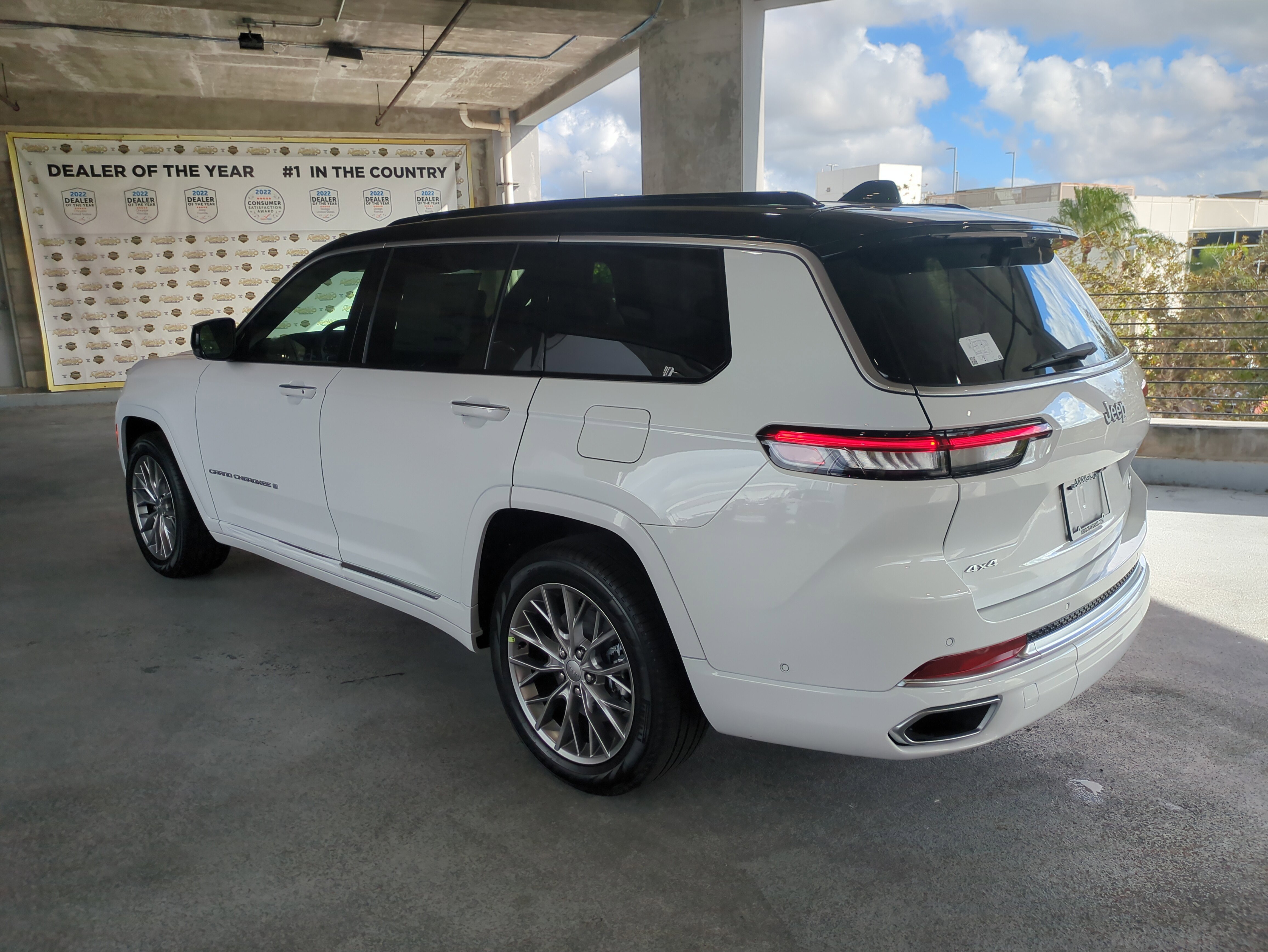 New 2025 Jeep Grand Cherokee L Summit w/ Advanced Protech Group IV image 7