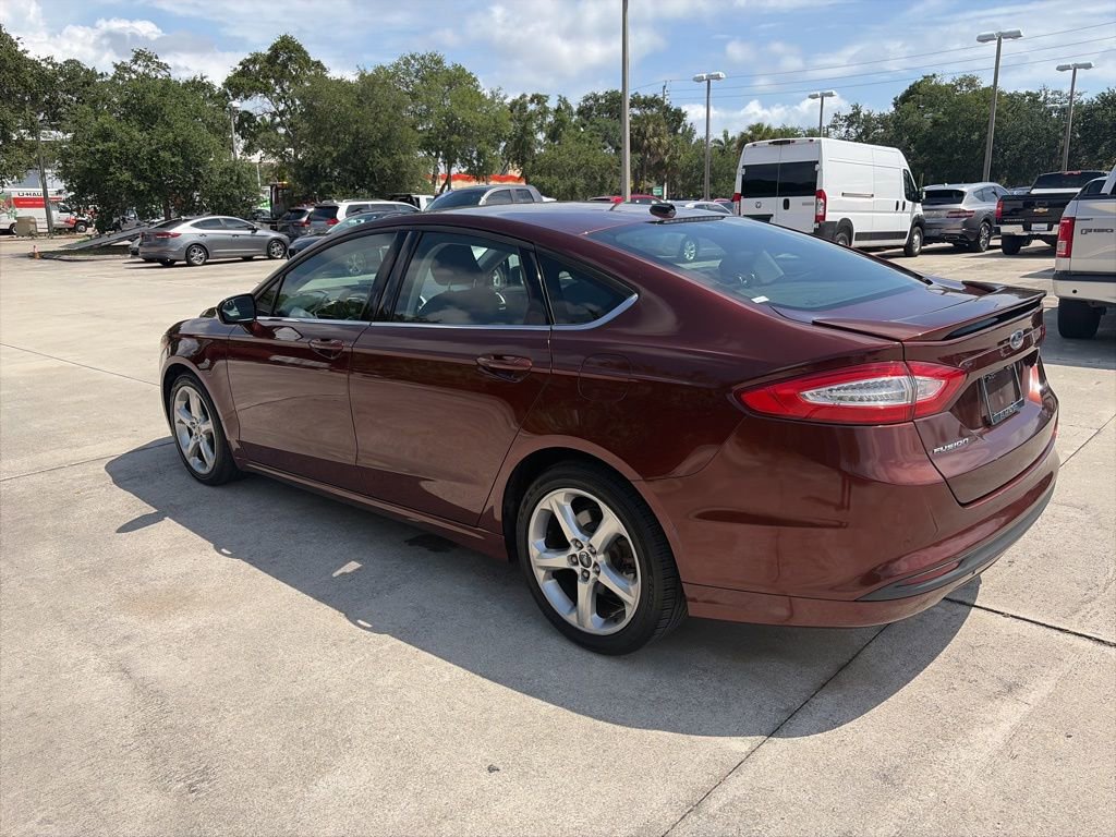 Used 2016 Ford Fusion SE image 5