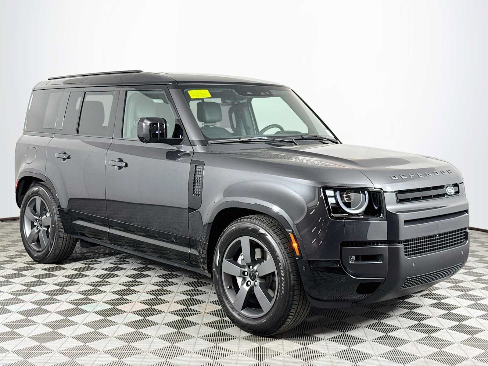 New 2026 Land Rover Defender 110 X-Dynamic SE AWD/4WD image 3