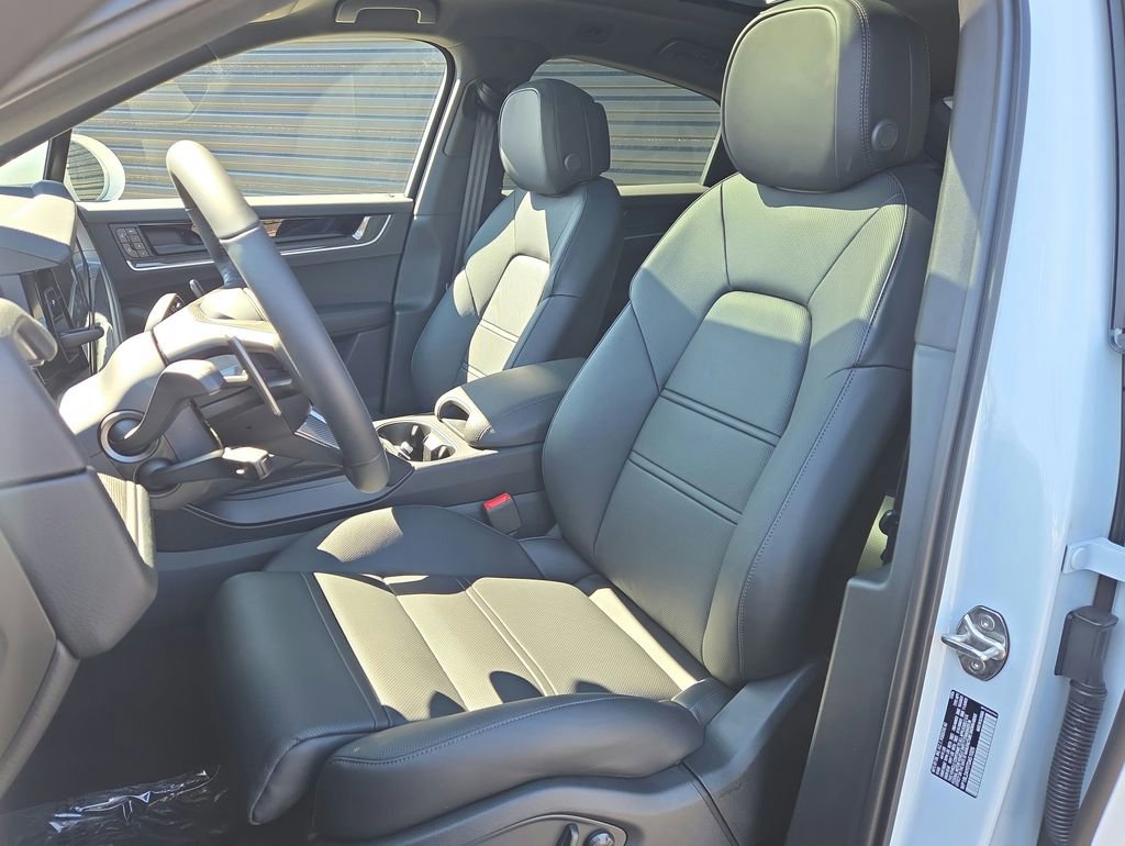 New 2026 Porsche Cayenne S image 5