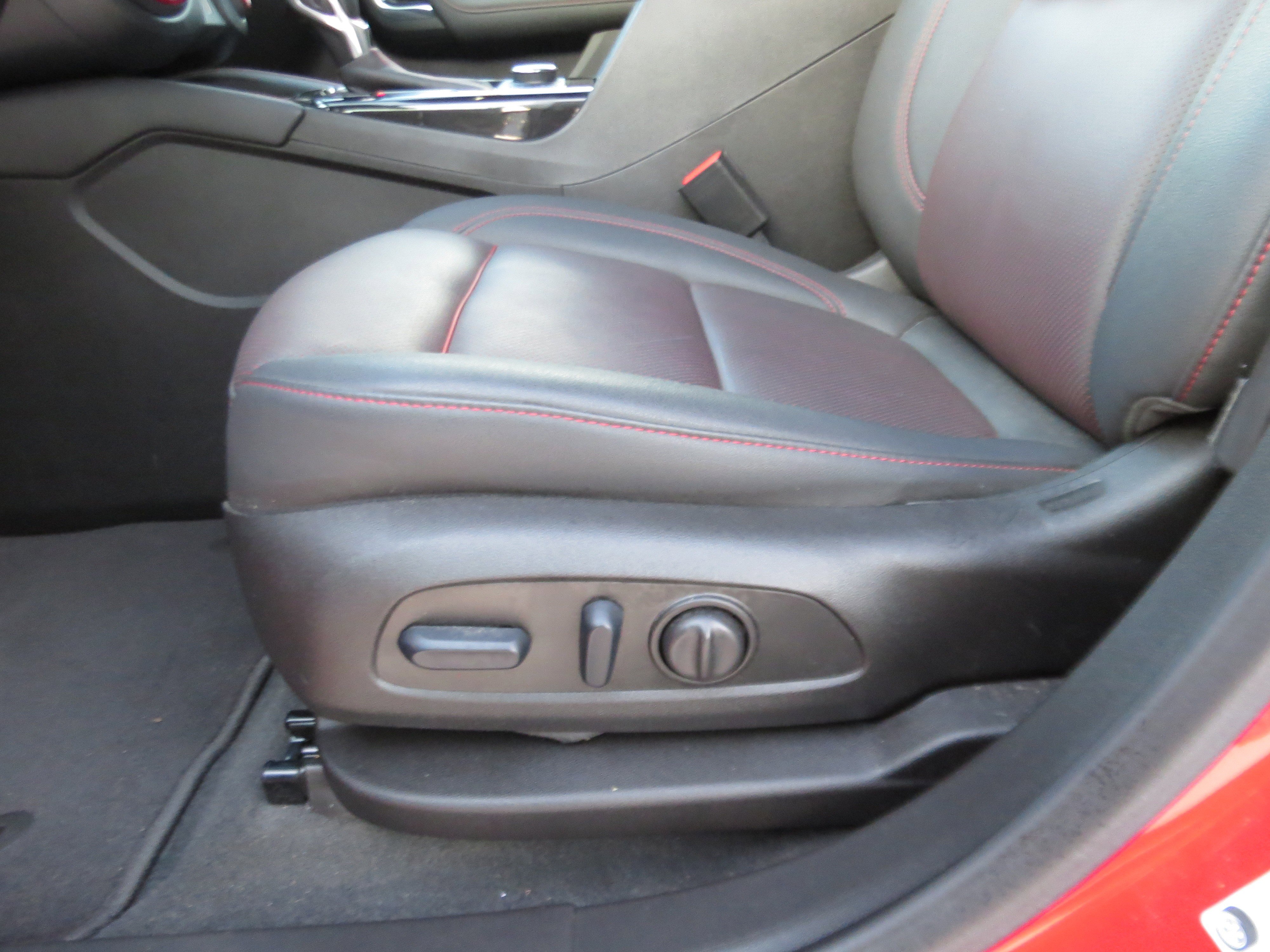 Used 2024 Chevrolet Blazer RS w/ Enhanced Convenience Package image 14