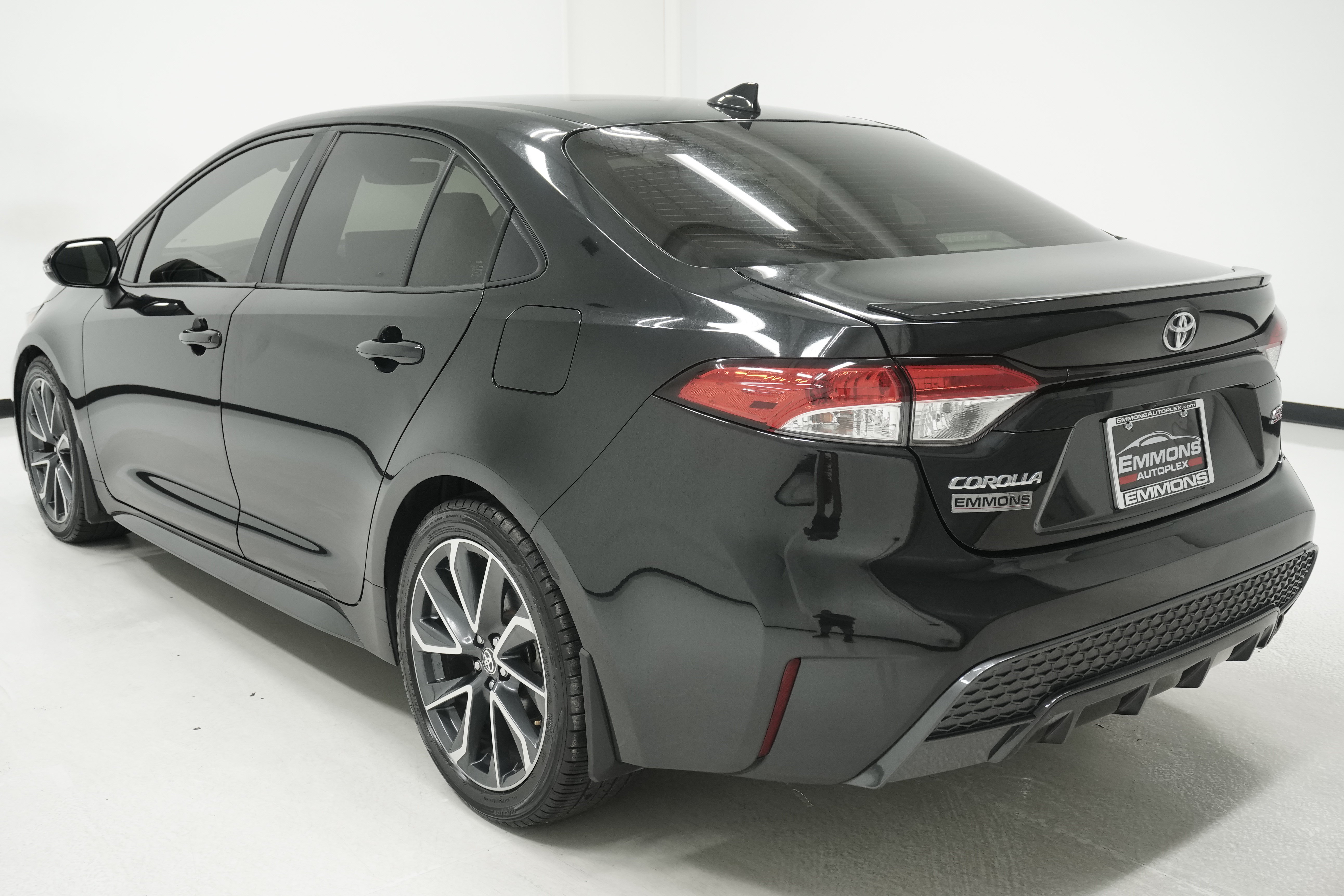 Used 2022 Toyota Corolla SE FWD image 6