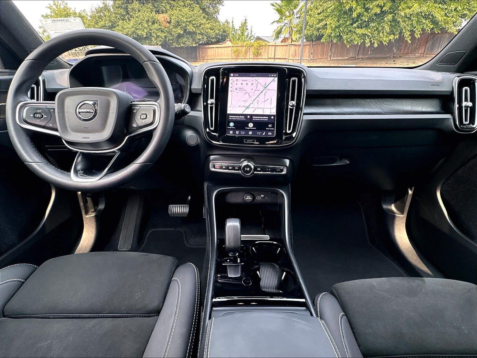 Used 2023 Volvo XC40 Recharge Ultimate AWD/4WD image 18