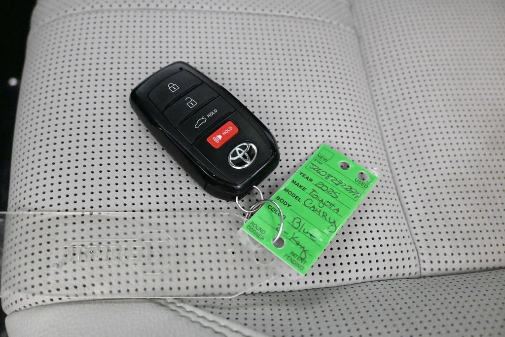 Used 2025 Toyota Camry XLE FWD image 25