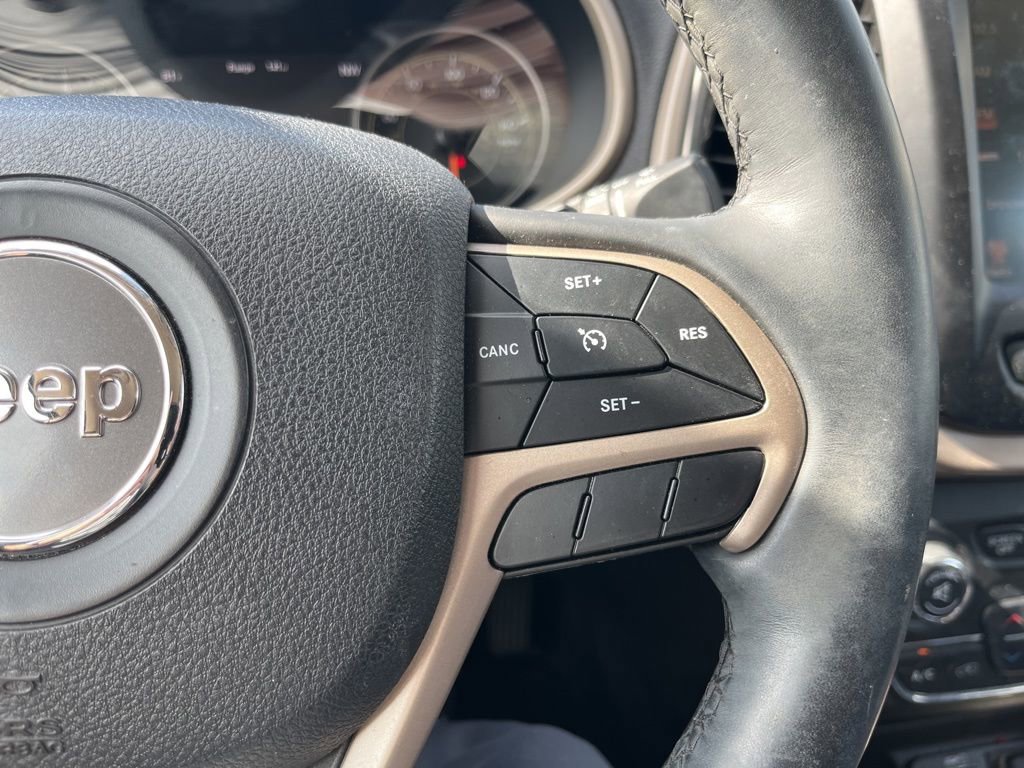 Used 2018 Jeep Cherokee Limited image 17