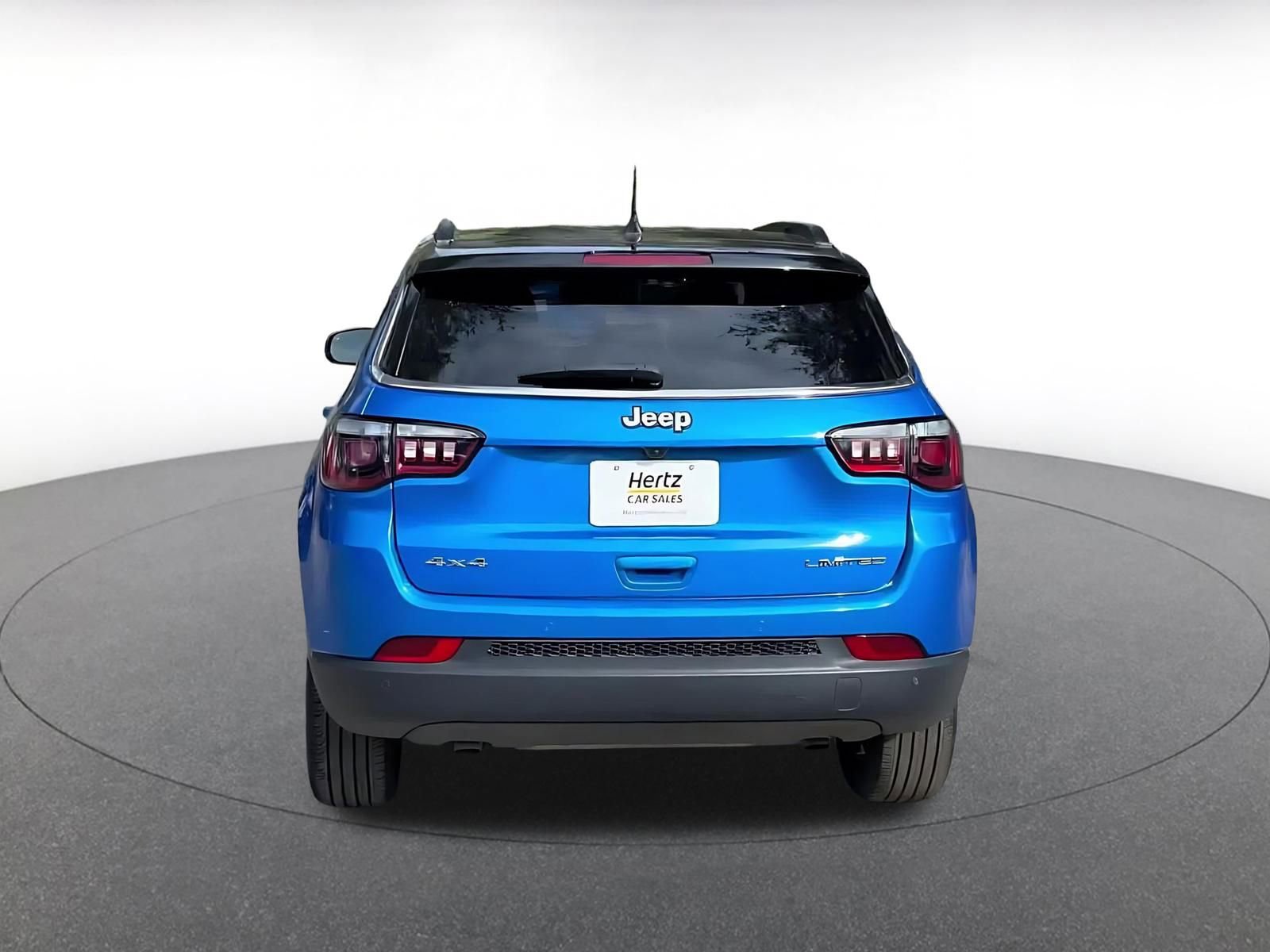 Used 2025 Jeep Compass Limited image 4