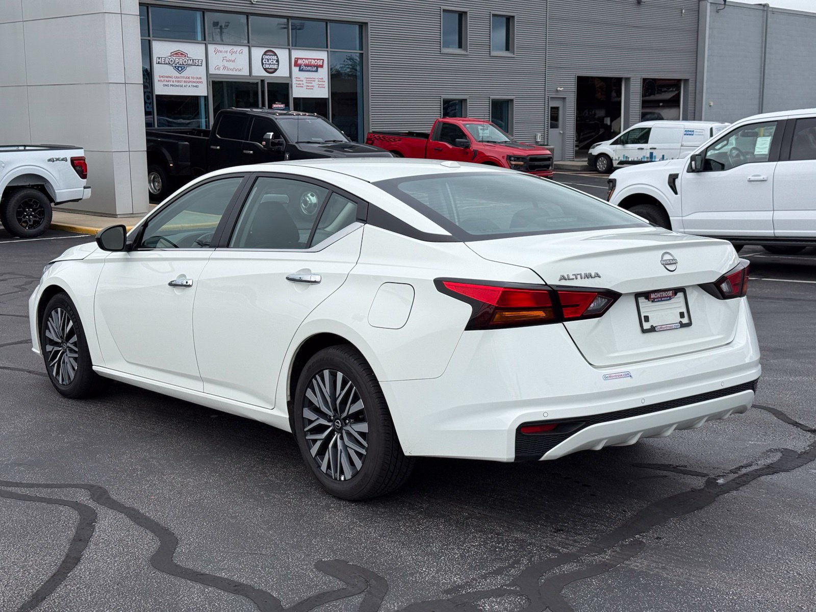 Used 2025 Nissan Altima 2.5 SV FWD image 6
