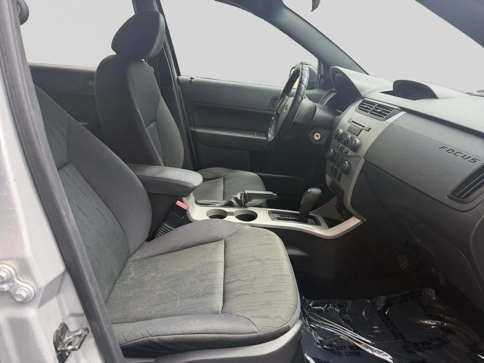 Used 2011 Ford Focus SE FWD image 15