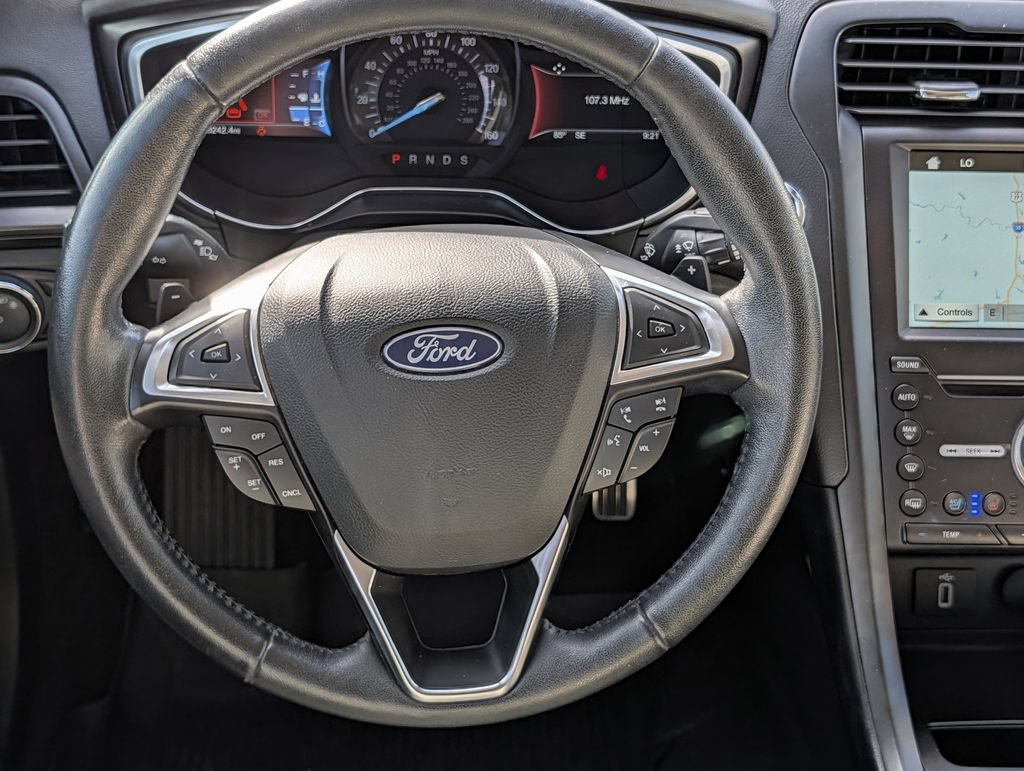 Used 2018 Ford Fusion Titanium FWD image 14