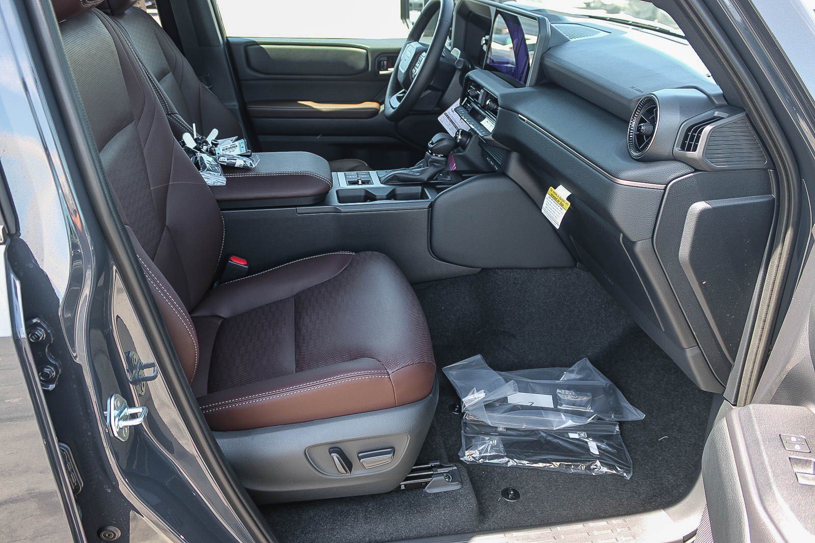 New 2027 Toyota Land Cruiser w/ Premium Package AWD/4WD image 19