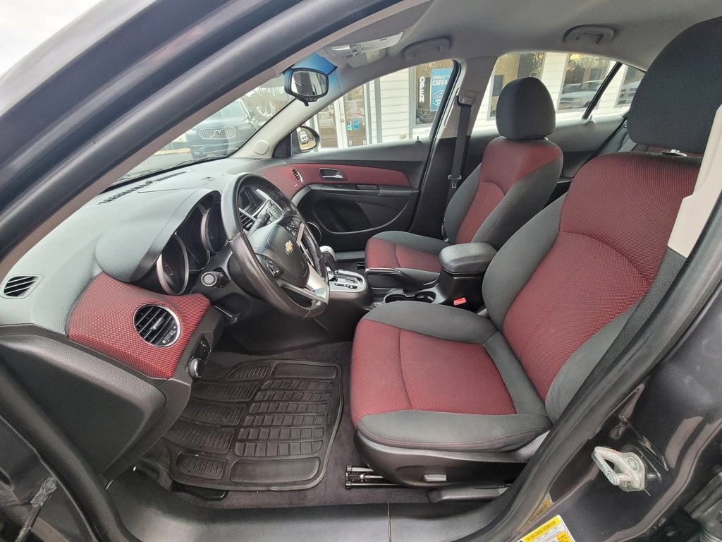 Used 2011 Chevrolet Cruze LT image 10