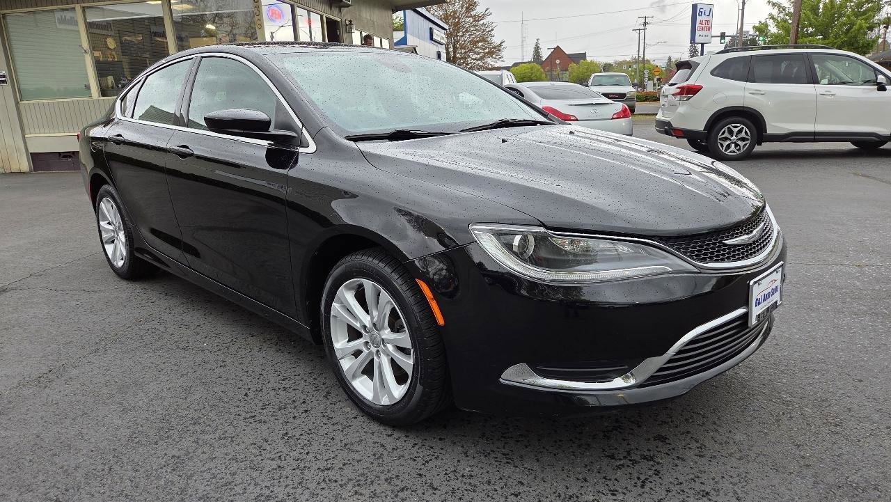 Used 2015 Chrysler 200 Limited w/ Convenience Group FWD image 5