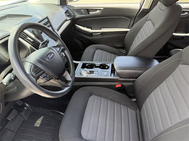 Used 2024 Ford Edge SE w/ Black Appearance Package image 9