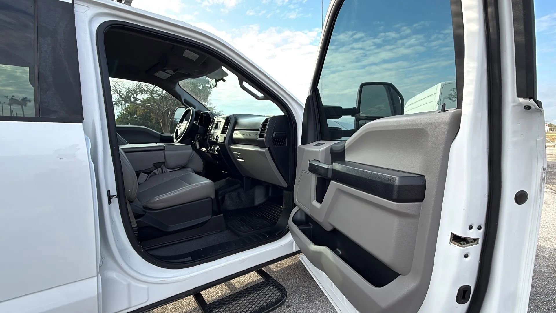 Used 2019 Ford F450 XL w/ Power Equipment Group image 15