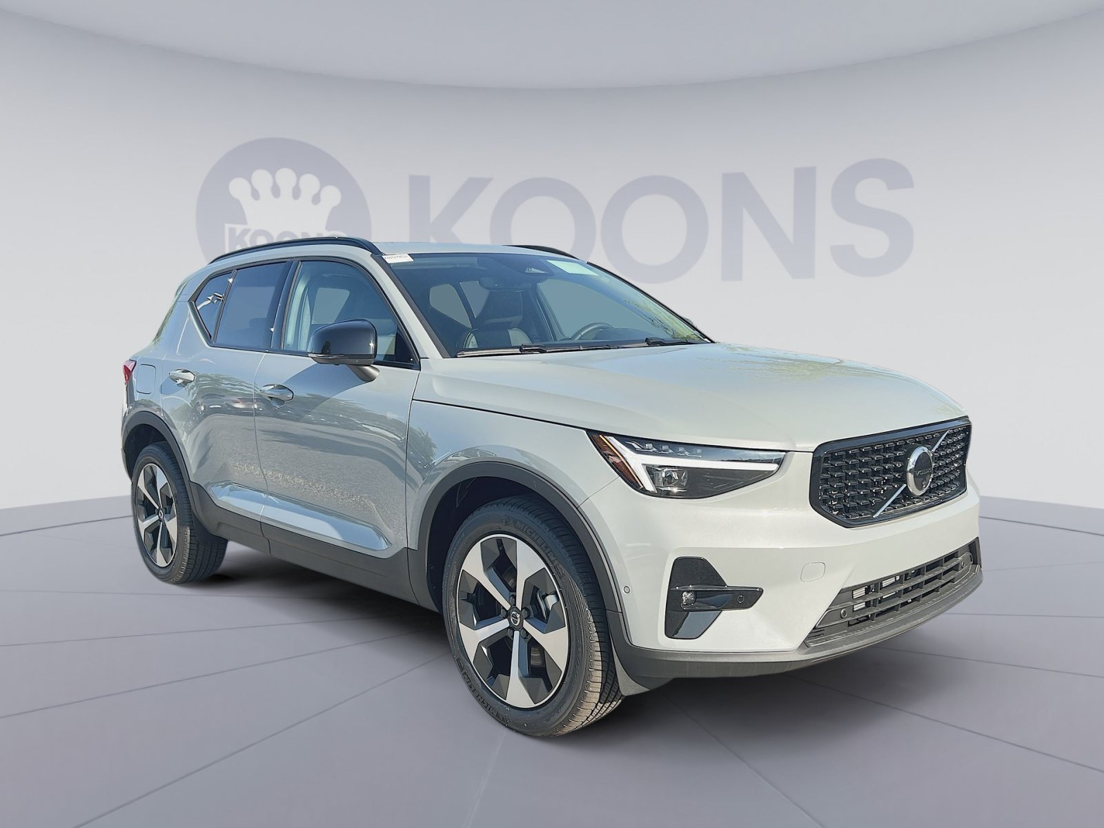 New 2026 Volvo XC40 B5 Plus w/ Protection Package Premier AWD/4WD image 10