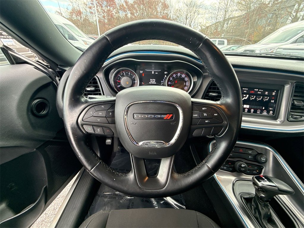 Used 2019 Dodge Challenger SXT image 11