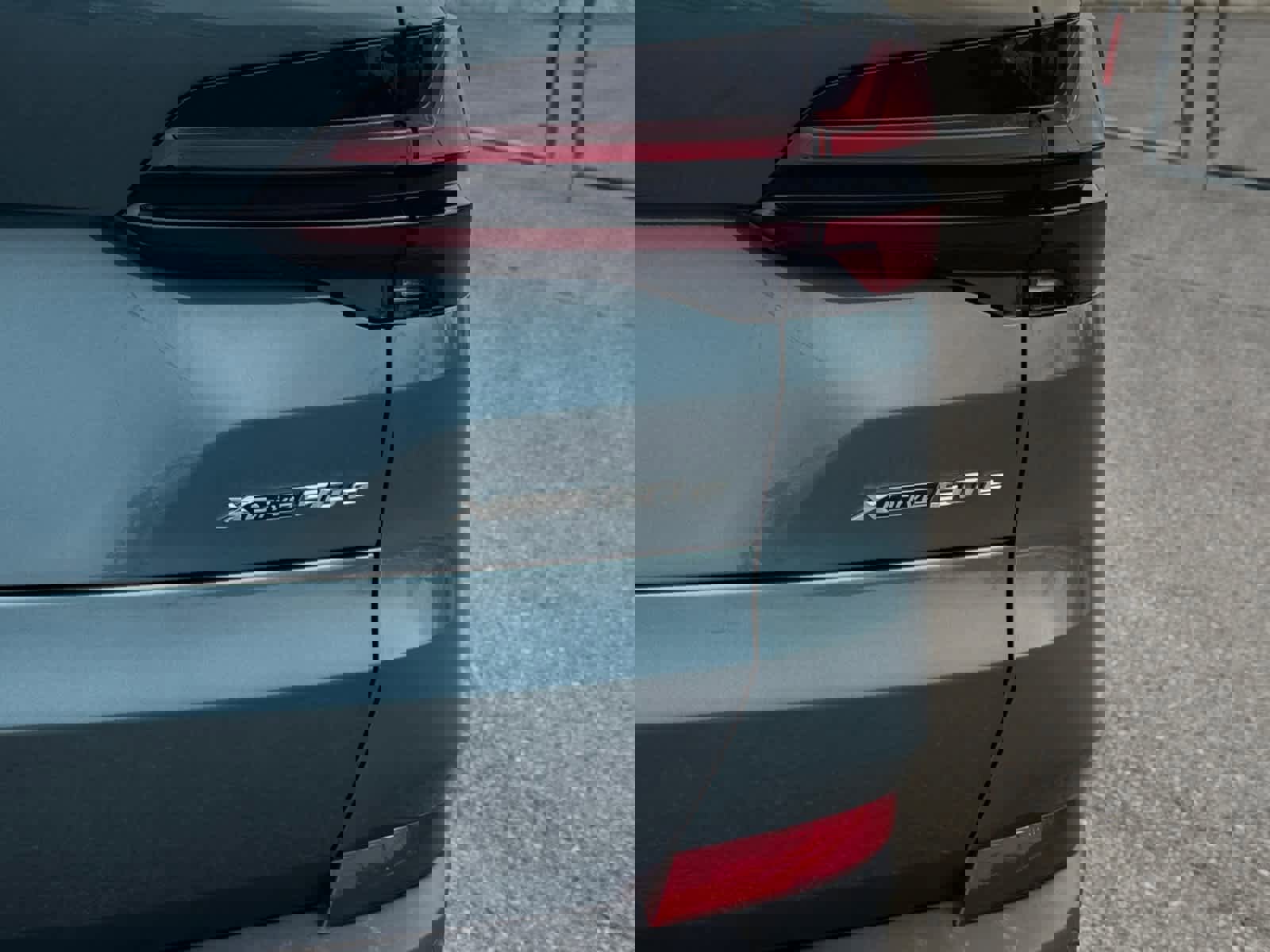 New 2026 BMW X5 xDrive50e w/ Climate Comfort Package image 11