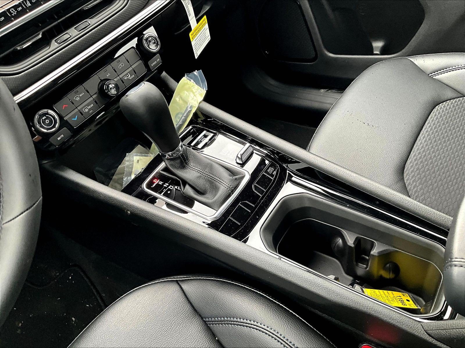 New 2026 Jeep Compass Latitude AWD/4WD image 12