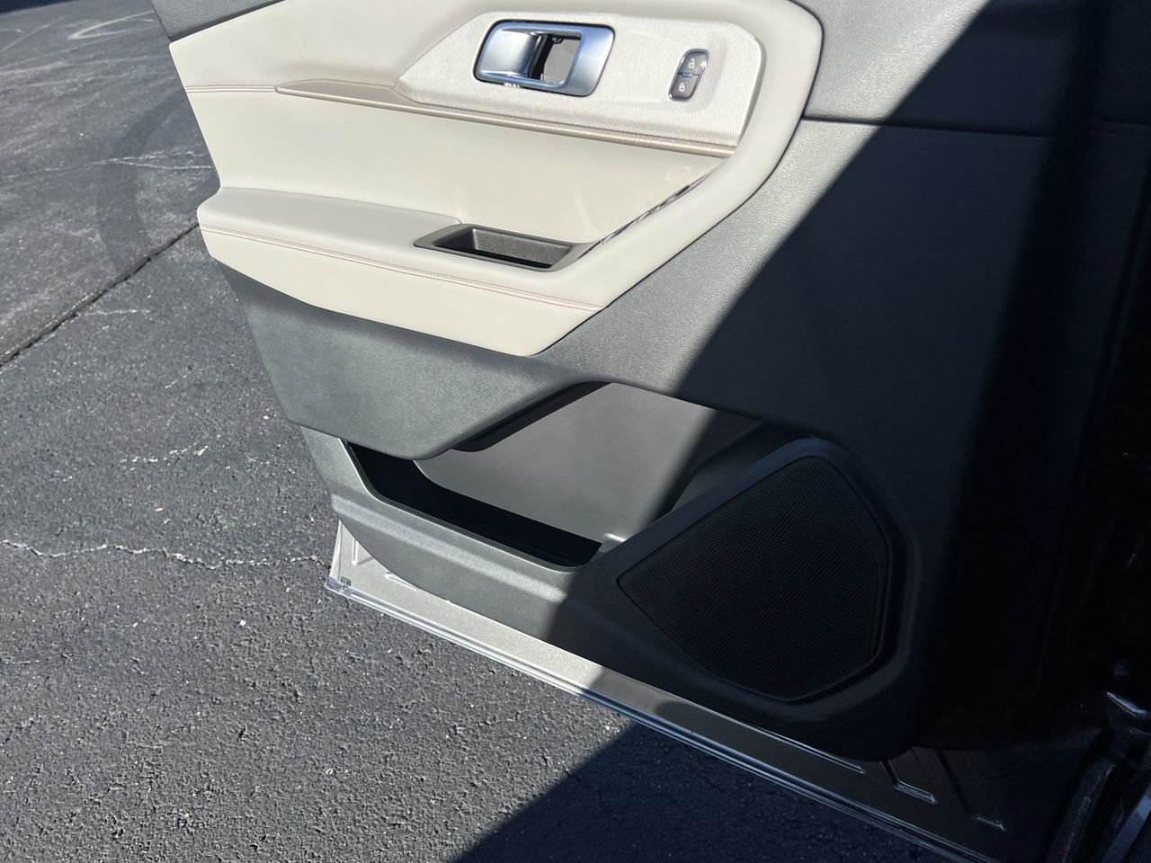 New 2026 Ford Explorer Active w/ Active Comfort Package image 14