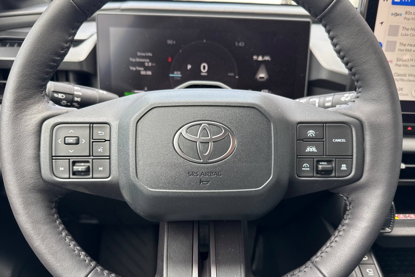 Used 2026 Toyota RAV4 XSE w/ Illumination Package (TMS) AWD/4WD image 30