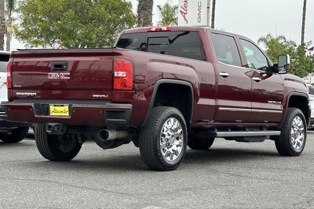 Used 2017 GMC Sierra 2500 Denali w/ Duramax Plus Package AWD/4WD image 4