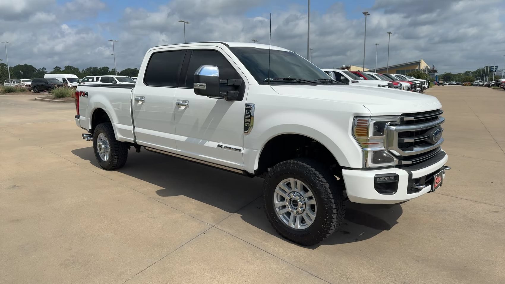 Used 2022 Ford F250 Platinum w/ FX4 Off-Road Package AWD/4WD image 2