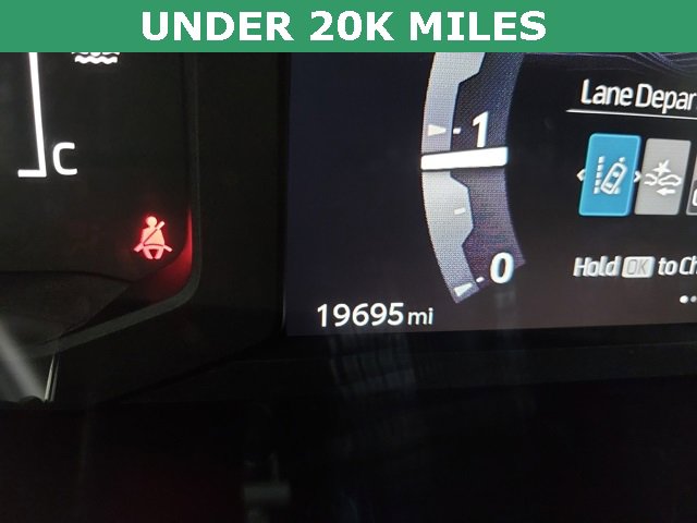 Used 2024 Toyota Tacoma SR image 3