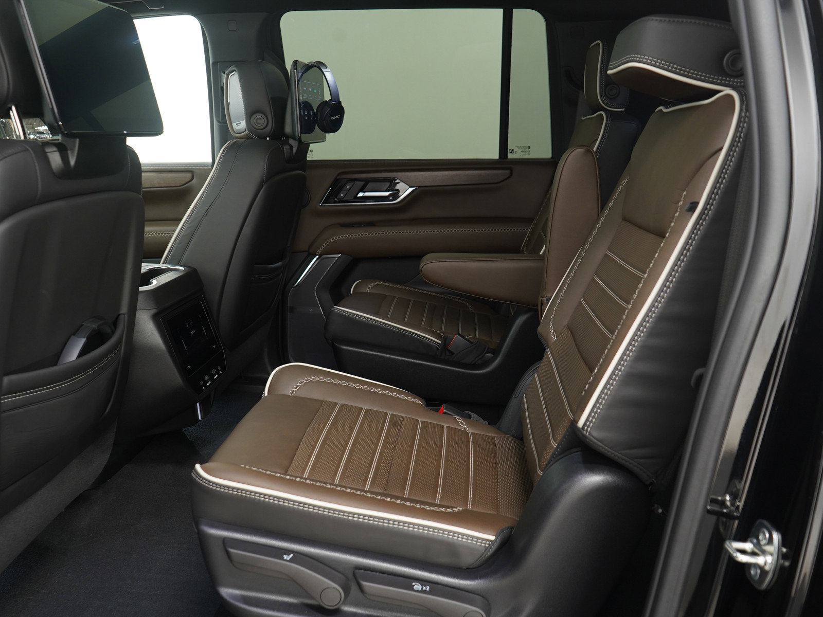 Used 2025 GMC Yukon XL Denali Ultimate image 18