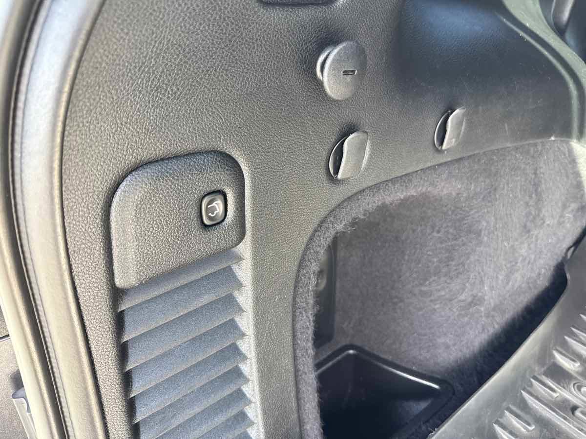 Used 2015 Jeep Grand Cherokee SRT w/ Trailer Tow Group IV image 19