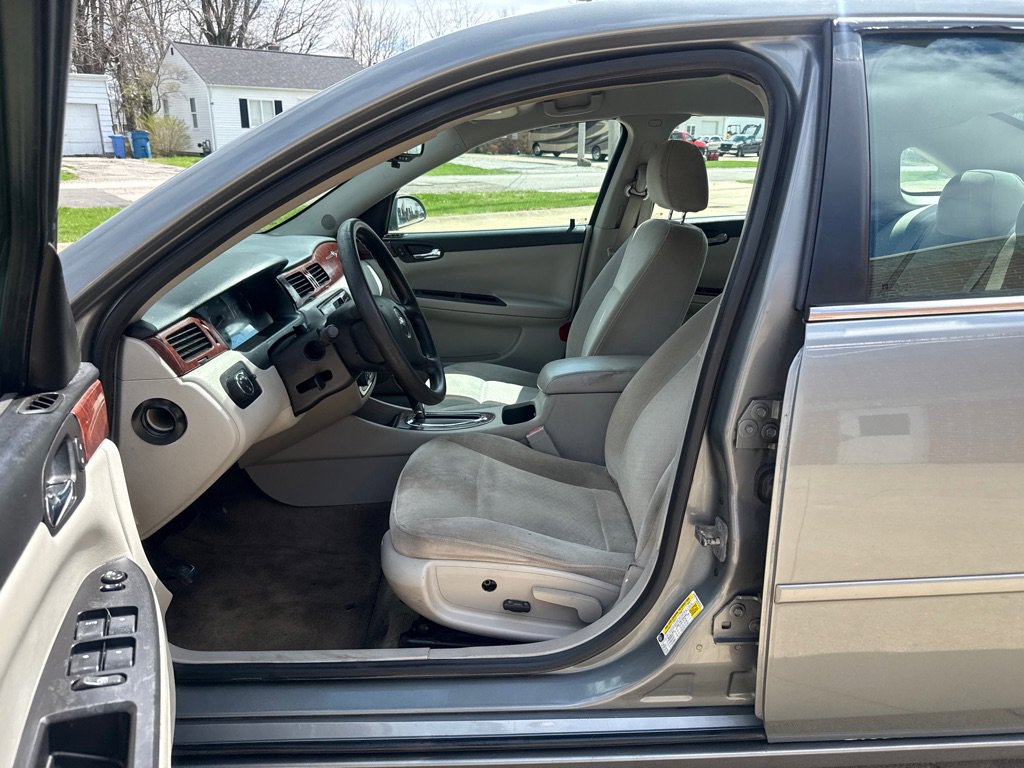 Used 2008 Chevrolet Impala LT FWD image 10