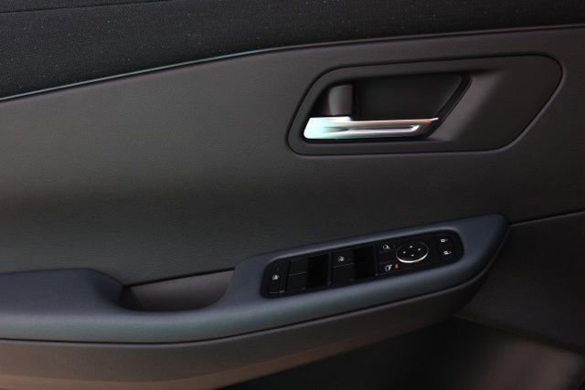 New 2026 Nissan Leaf SV+ w/ Floor Mat Package (SV+) image 24