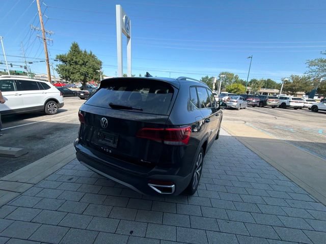 Used 2024 Volkswagen Taos SE FWD image 21