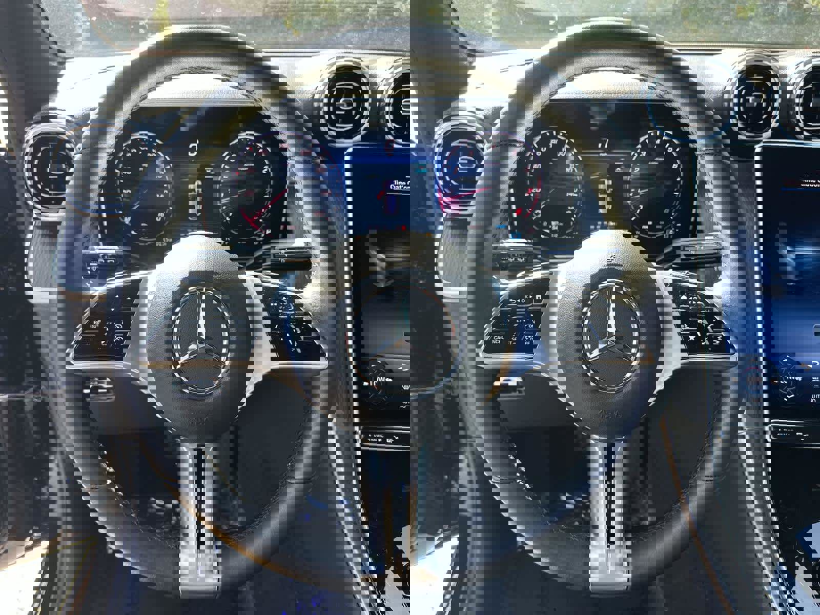 Used 2025 Mercedes-Benz GLC 300 image 15