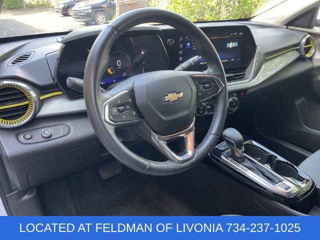 Used 2025 Chevrolet Trax LT w/ Driver Confidence Package FWD image 10