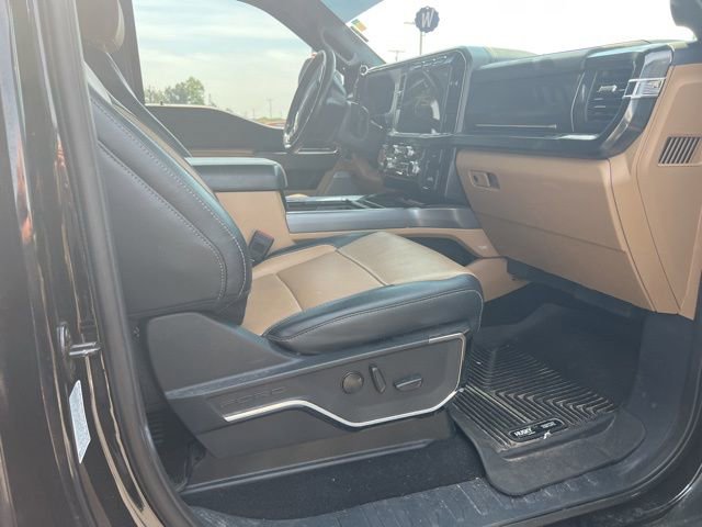 Used 2023 Ford F250 Lariat w/ Chrome Package image 5