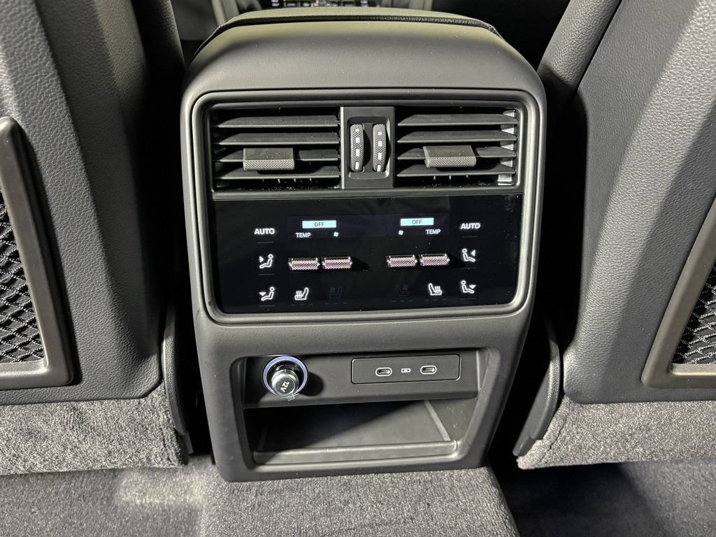 Certified 2026 Porsche Cayenne AWD/4WD image 35