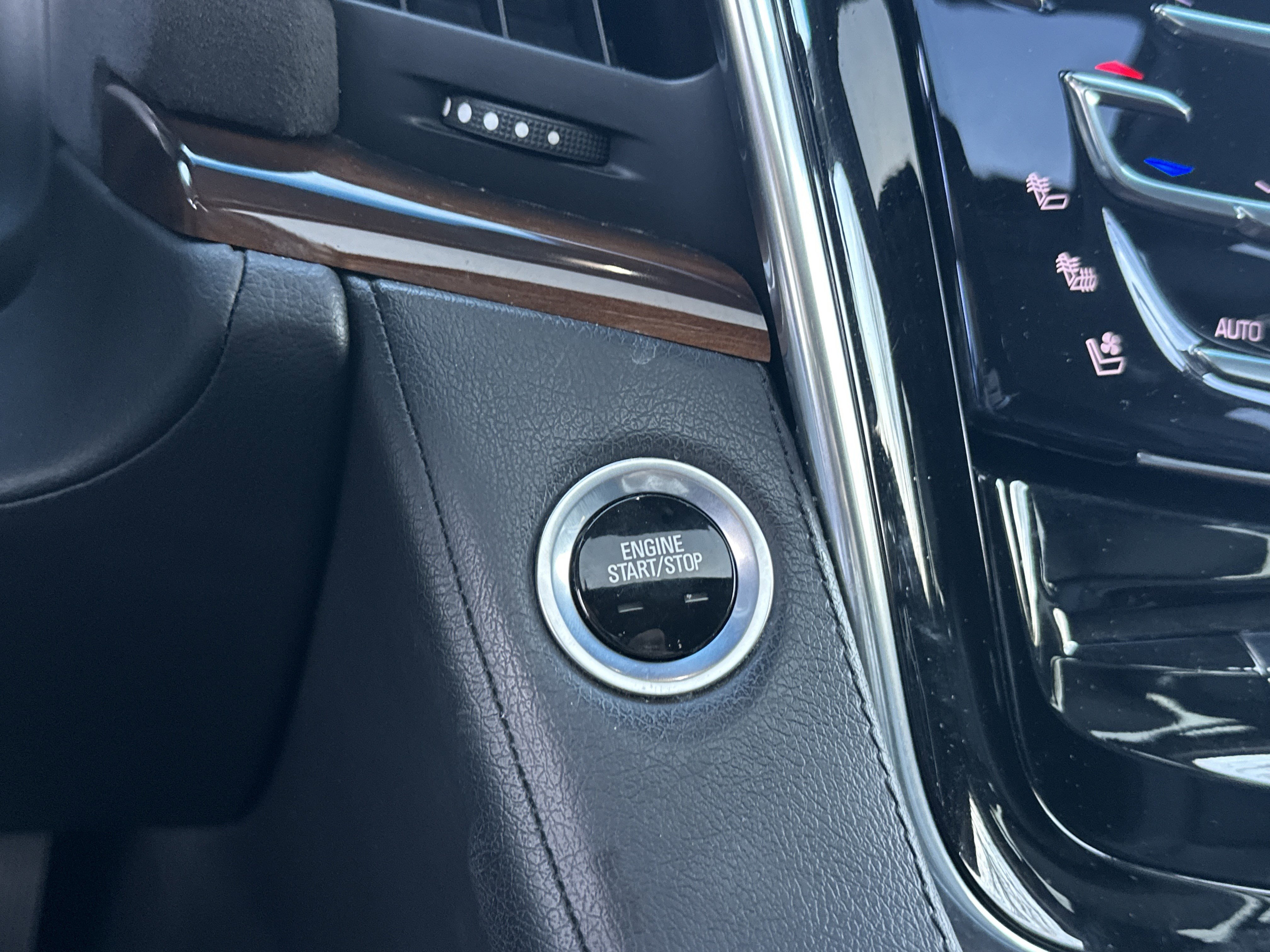 Used 2017 Cadillac Escalade Luxury image 33