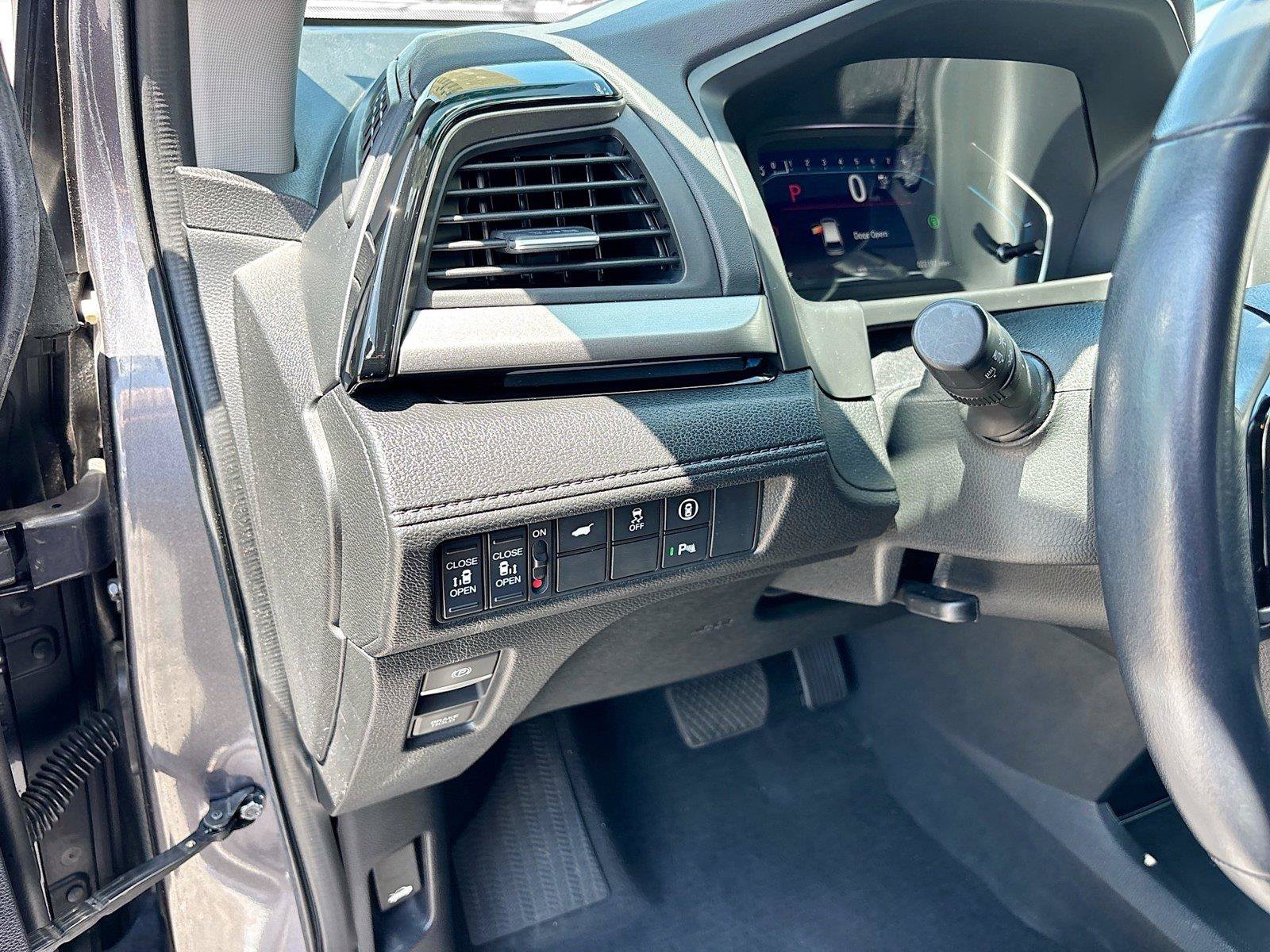 Certified 2022 Honda Odyssey Touring image 11