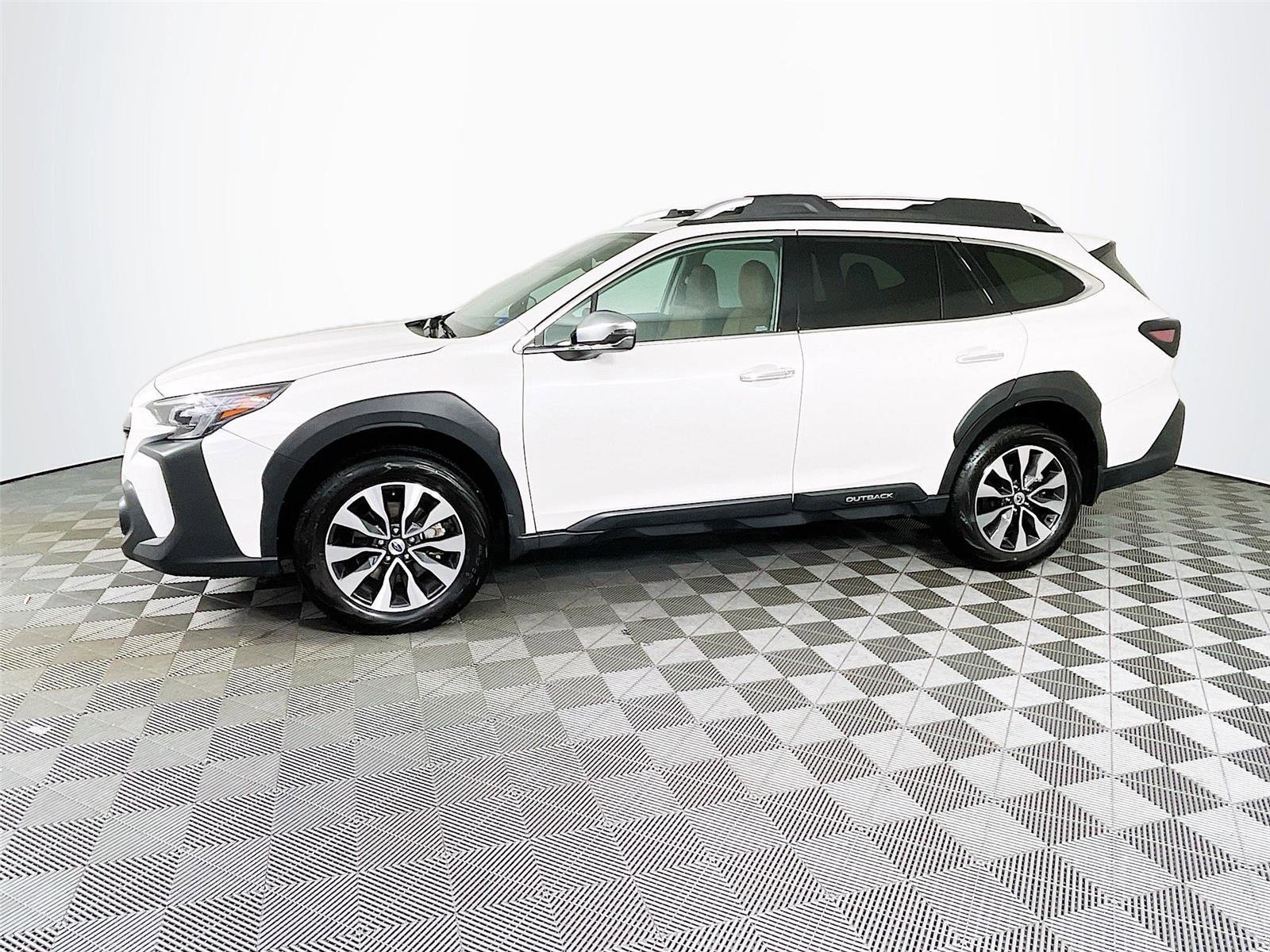 Certified 2025 Subaru Outback Touring image 4