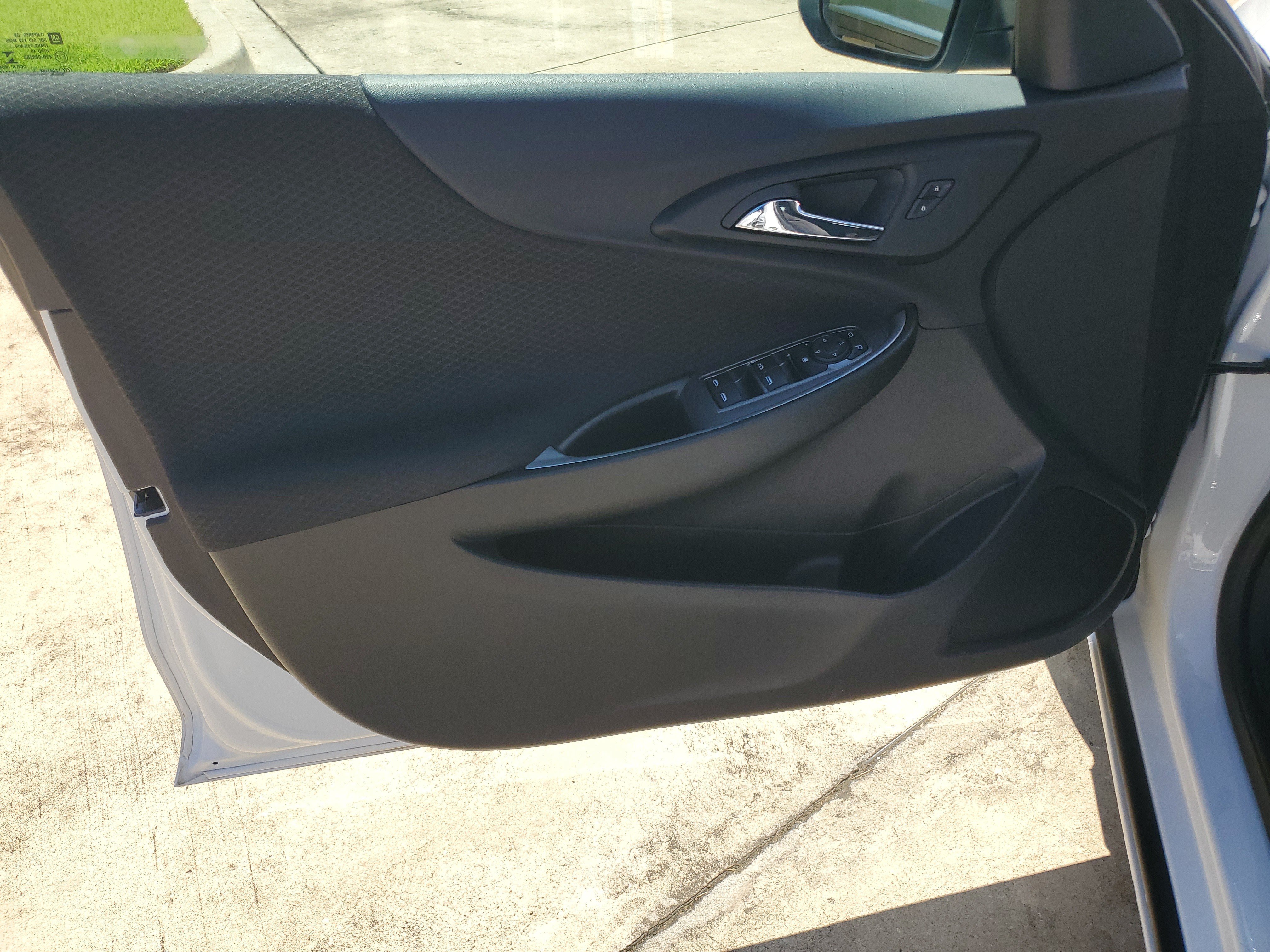 Used 2025 Chevrolet Malibu LT FWD image 12