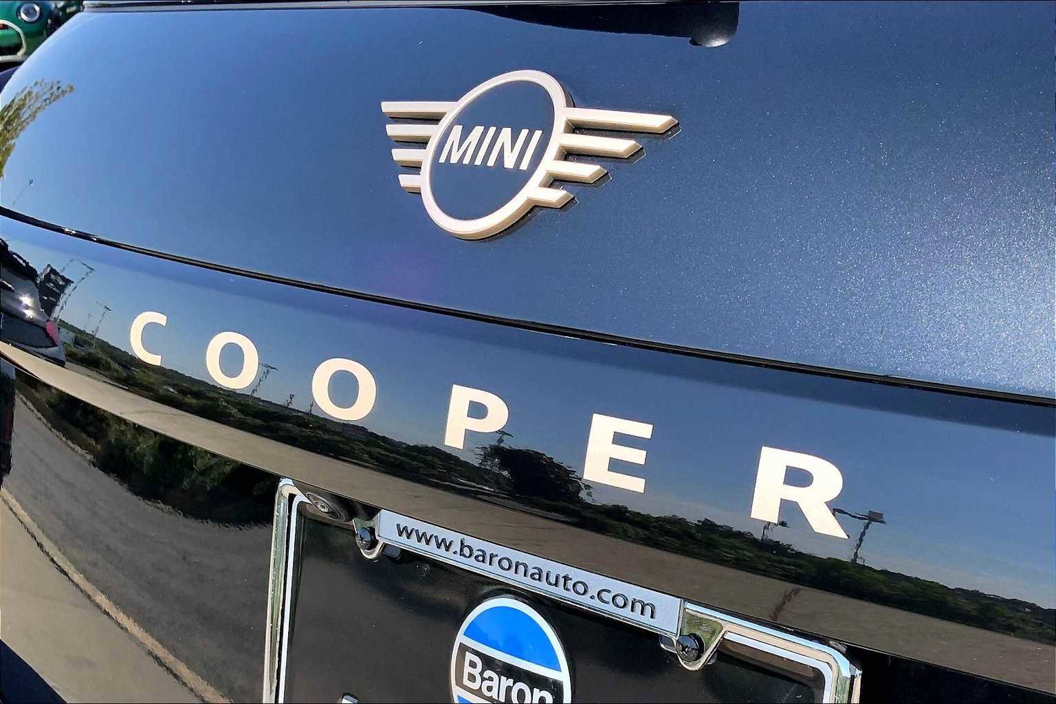 New 2026 MINI Cooper 2-Door Hardtop image 15