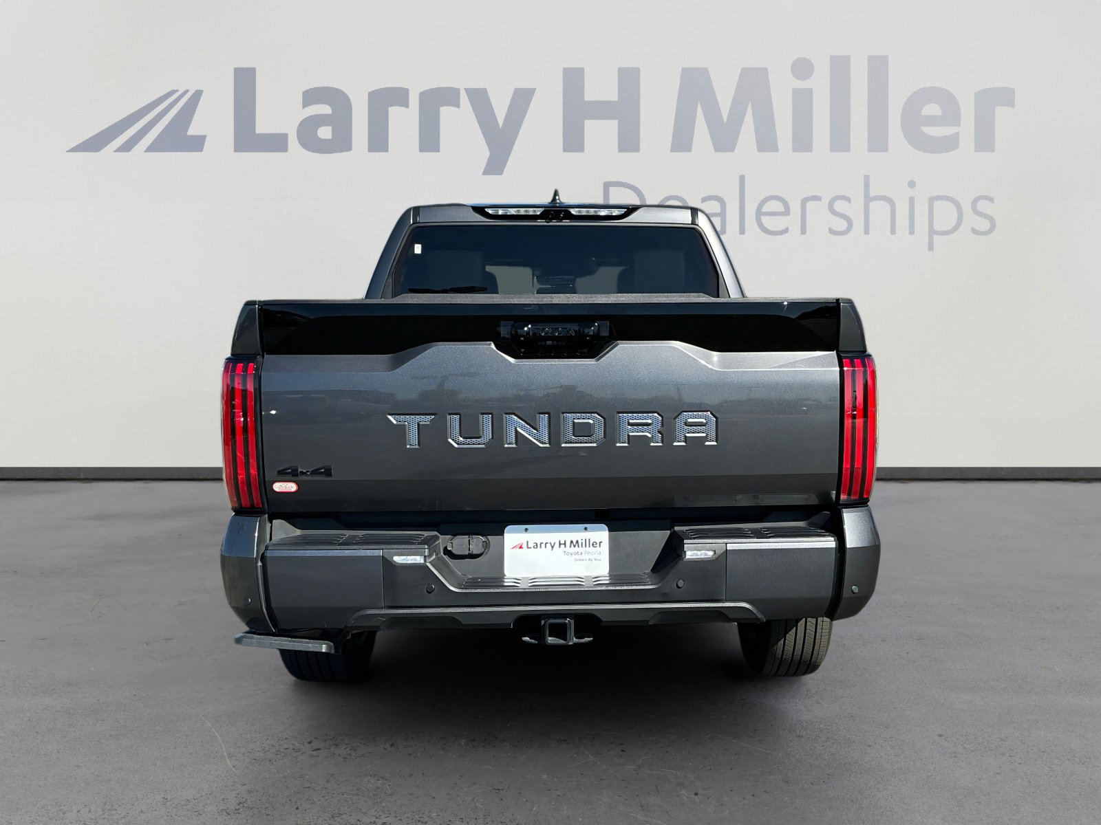 Used 2024 Toyota Tundra Platinum AWD/4WD image 4