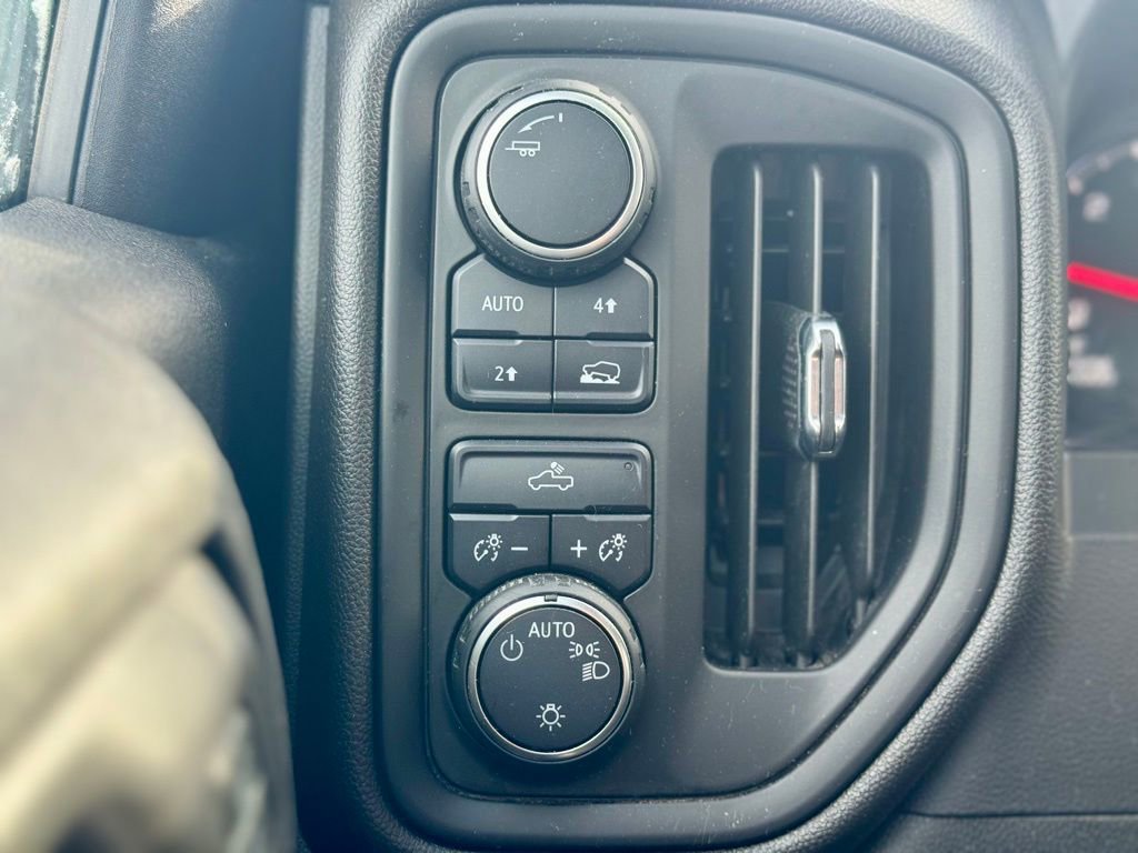 Used 2022 Chevrolet Silverado 1500 Custom image 19