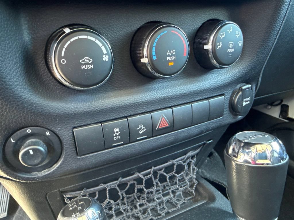 Used 2017 Jeep Wrangler Unlimited Sport w/ Quick Order Package 24S AWD/4WD image 32