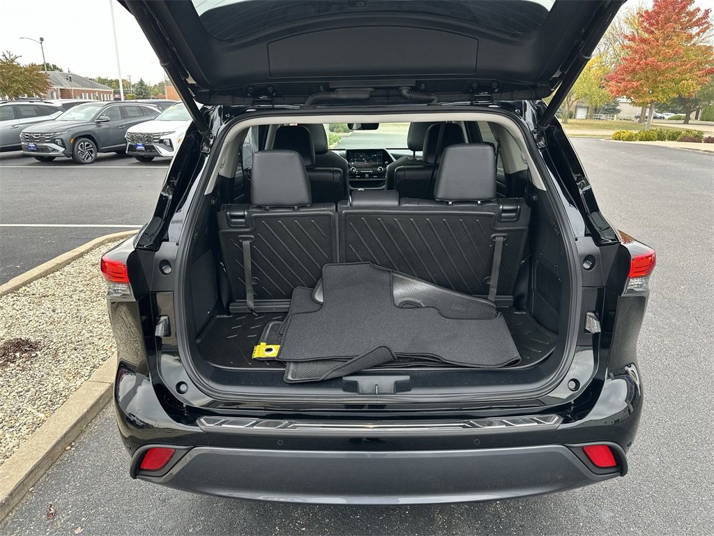Used 2023 Toyota Highlander Limited image 21
