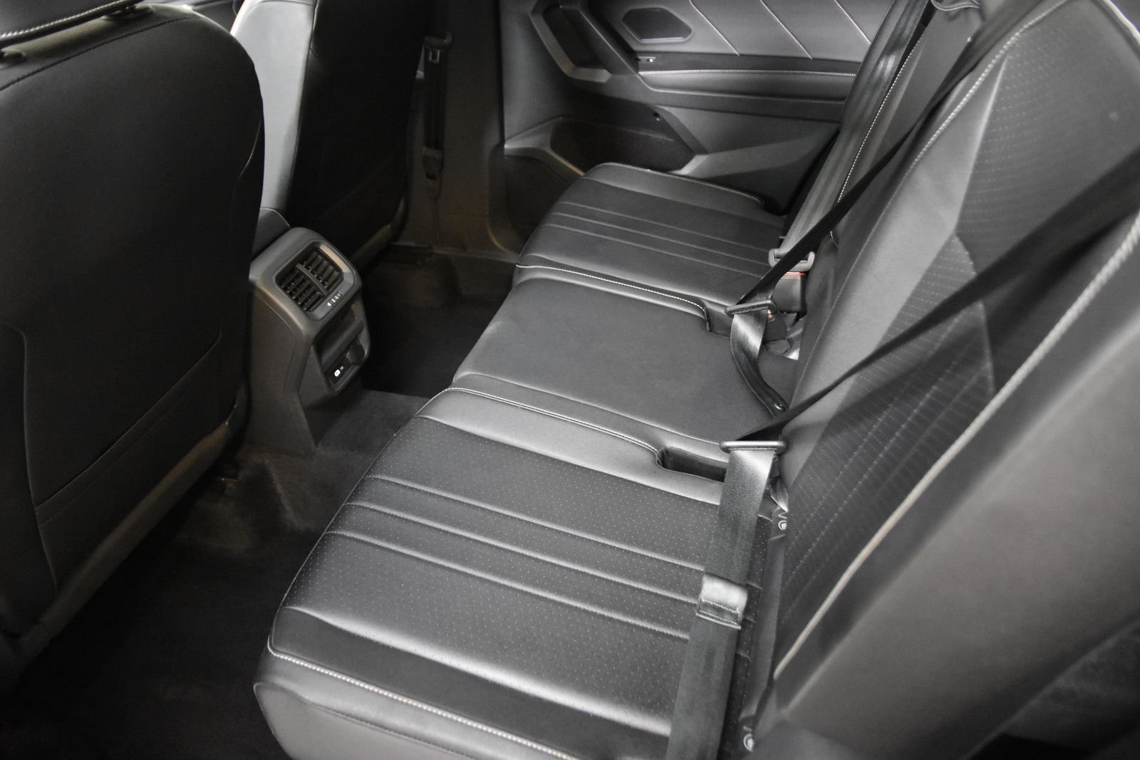 Used 2024 Volkswagen Tiguan SE FWD image 28