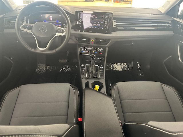 Used 2025 Volkswagen Jetta SE FWD image 19