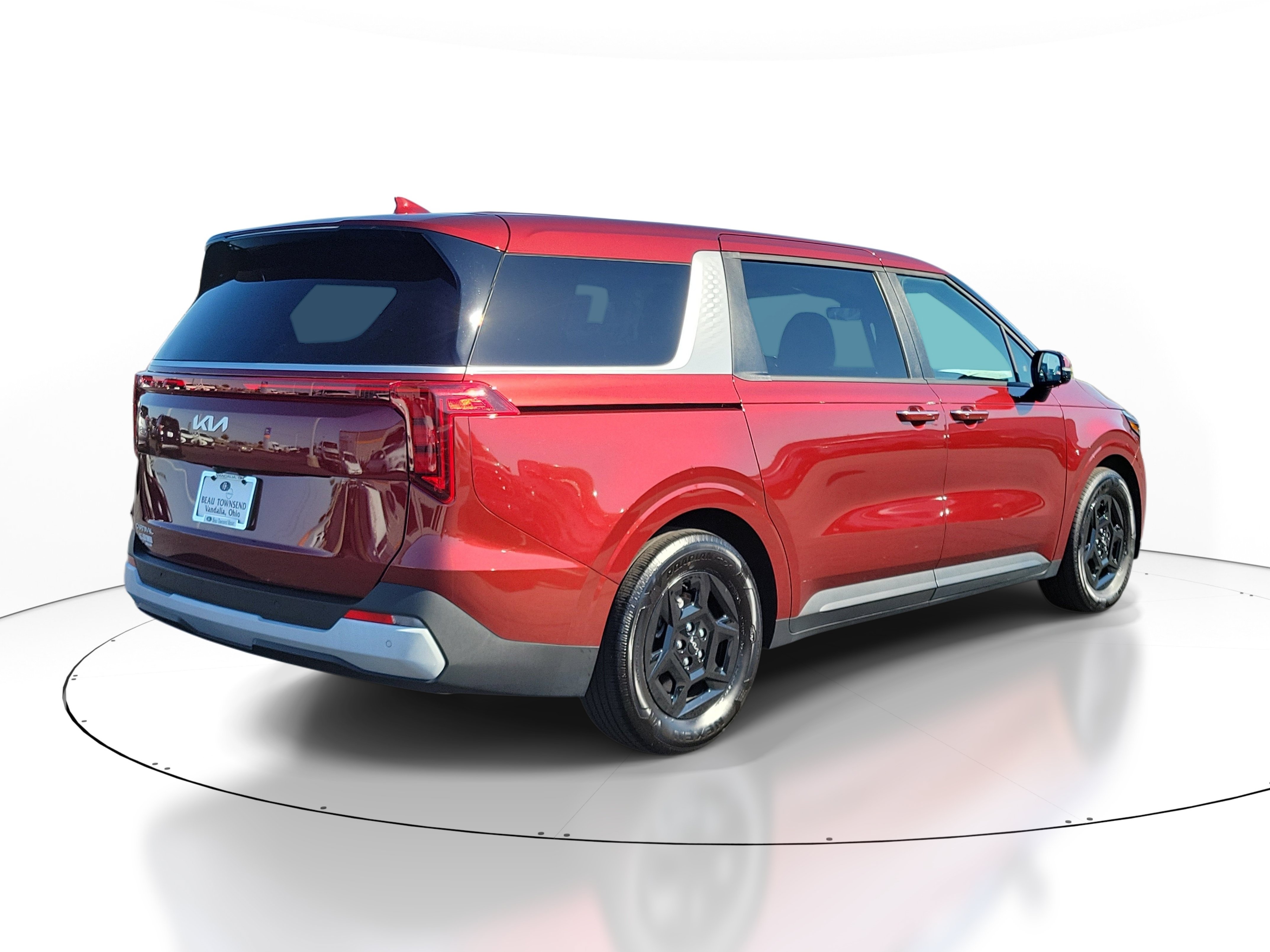 Used 2026 Kia Carnival FWD image 4