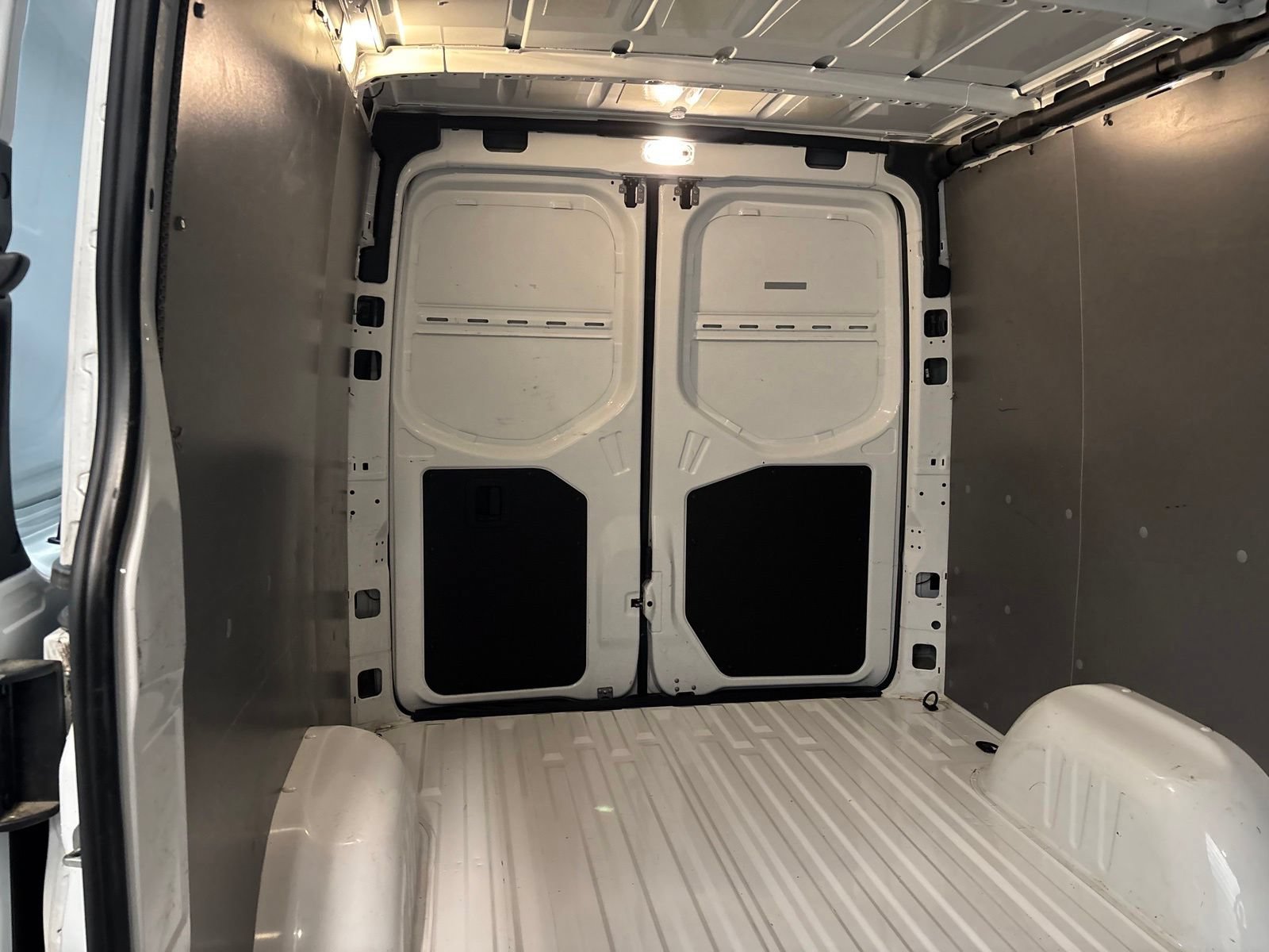 Used 2019 Mercedes-Benz Sprinter 4x4 144 image 28